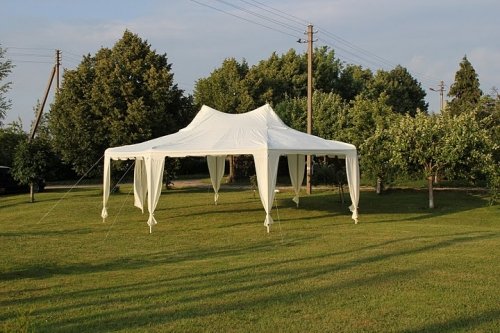 Palapinės Palapinių nuoma vestuvėms. Tel. 861477046 www.renkuosi.tai.lt