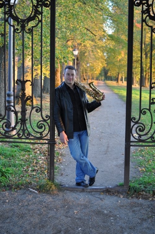 Muzikantai vestuvėms Muzikantas ,,DAINIUS'' 
tel. +370 686 38275