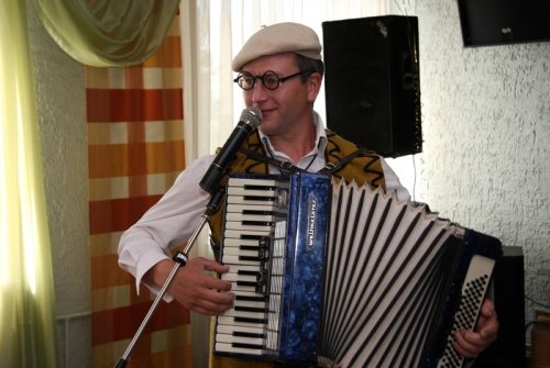 Muzikantai vestuvėms Muzikantas ,,DAINIUS'' 
tel. +370 686 38275