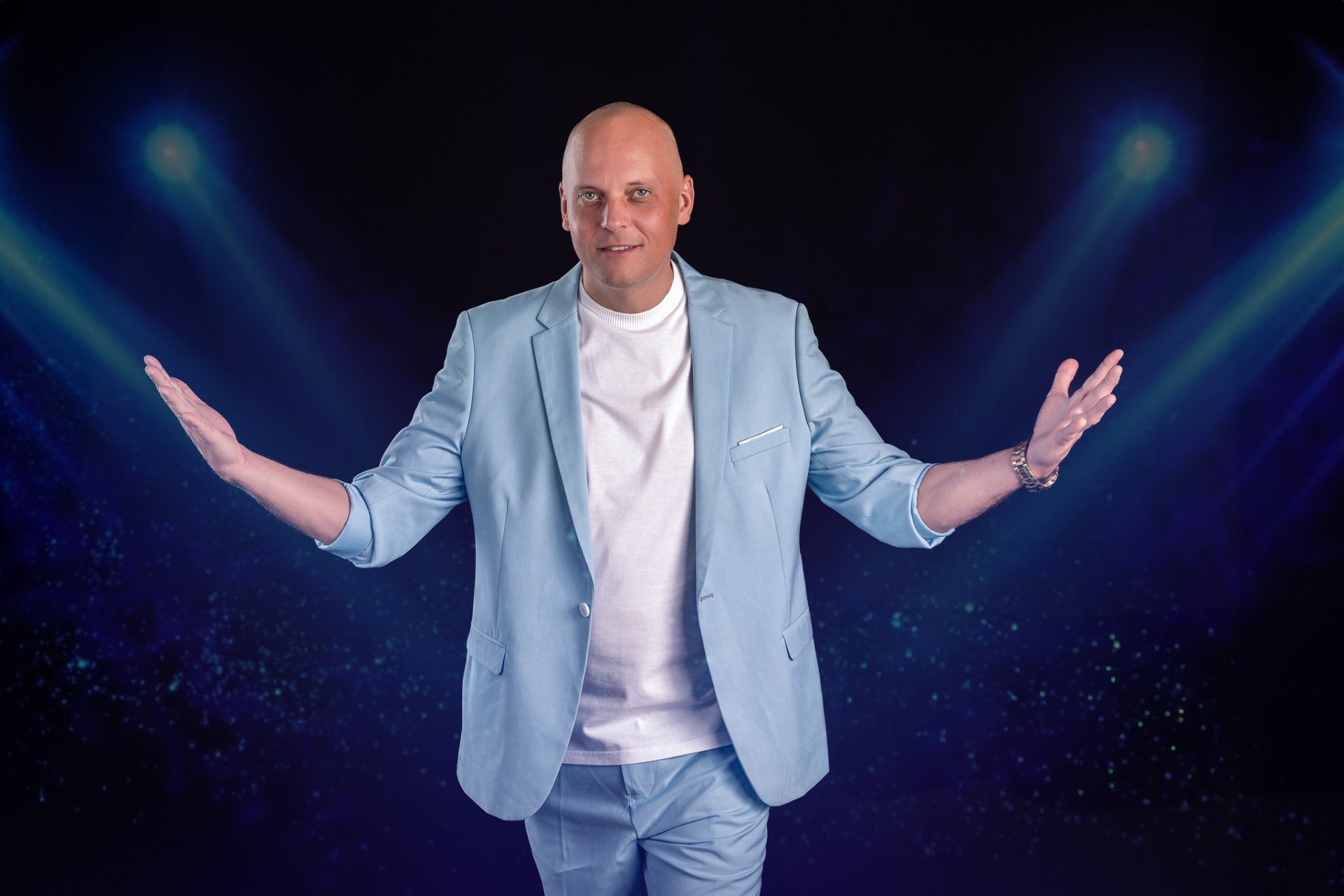 Muzikantai vestuvėms Grupė "HOLIDAY" - dainininkai, vedėjai, vestuvėms, gimtadieniams, miesto šventėms. Tel: +37067222816