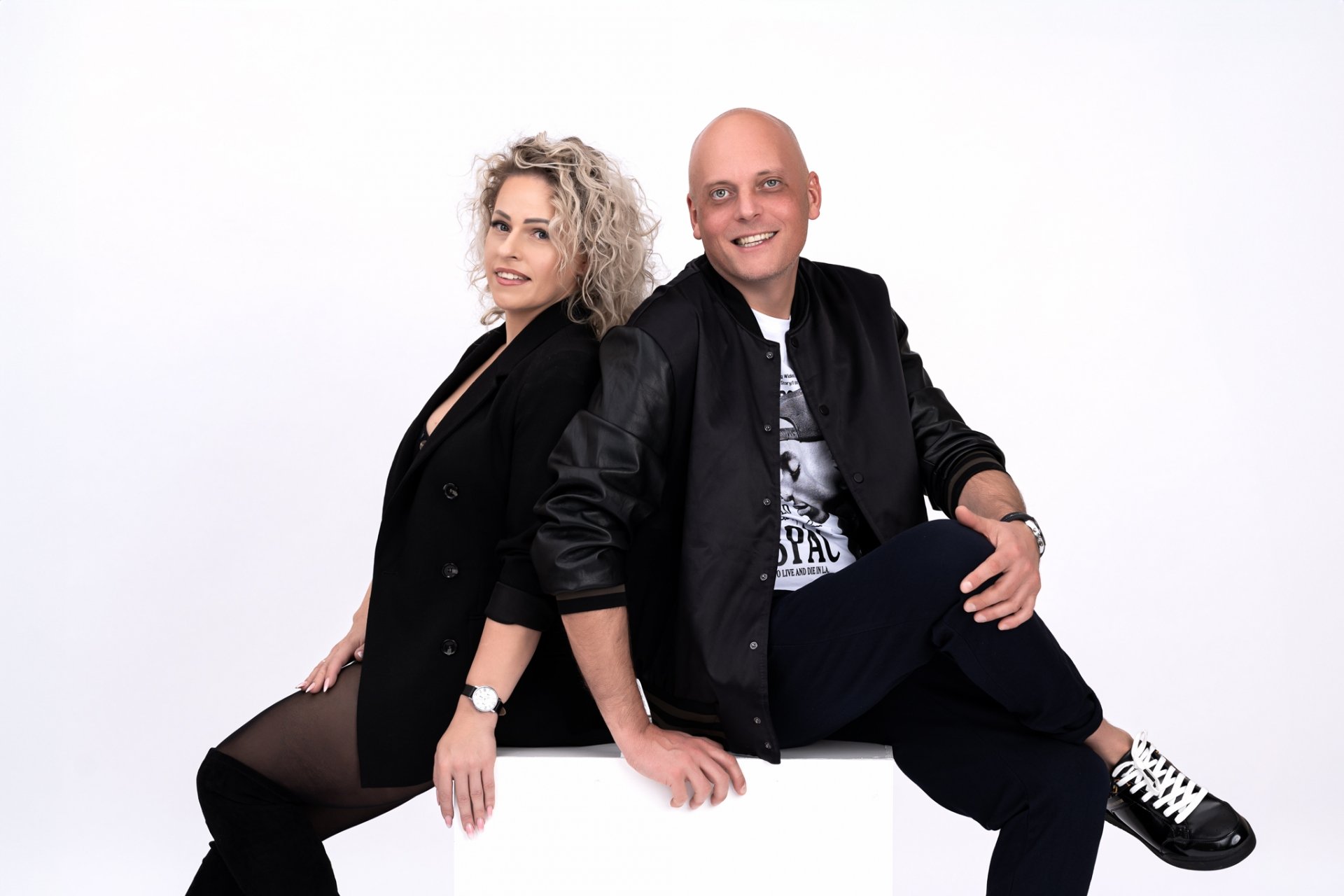 Muzikantai vestuvėms Grupė "HOLIDAY" - dainininkai, vedėjai, vestuvėms, gimtadieniams, miesto šventėms. Tel: +37067222816