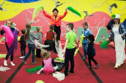 Atlikėjai jūsų šventei Profesionalus žonglierius, kojūkininkas