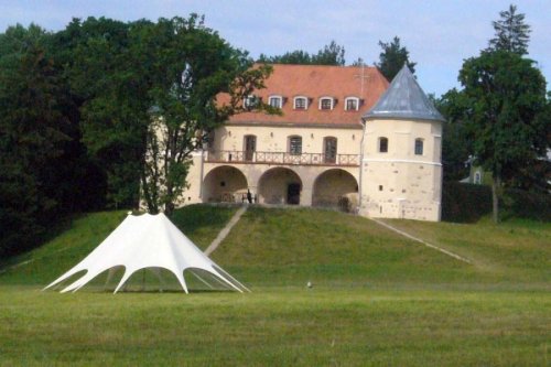 Palapinės PAVILJONŲ nuoma, dekoravimas šventėms www.vippaviljonai.lt