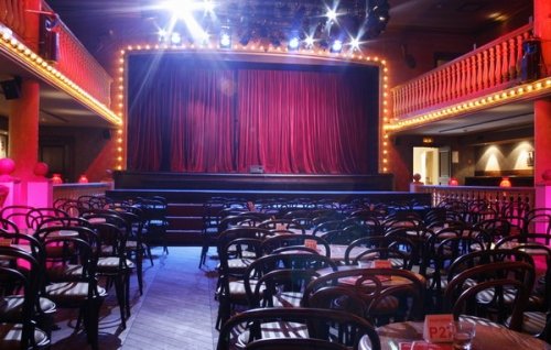 Viskas vestuvėms vienoje vietoje Organizuojame vestuves muzikiniame teatre New York Vilniuje