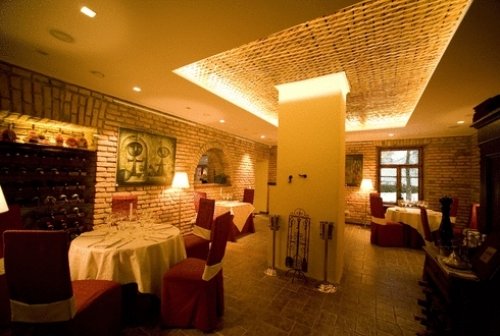 Restoranai, kavinės, barai Aukšto lygio kaukazietiškos virtuvės restoranas „Achtamar”įsikūr