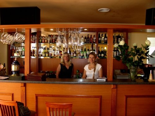 Restoranai, kavinės, barai Patikėkite šventinį stalą mums! Pažadame nenuvilti!