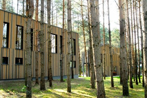 Sodybos, dvarai, vilos Sodyba ant upės kranto, pušyne - puiki vieta šventėms