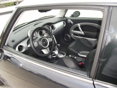 Automobilių nuoma Stilingų MINI Cooper nuoma