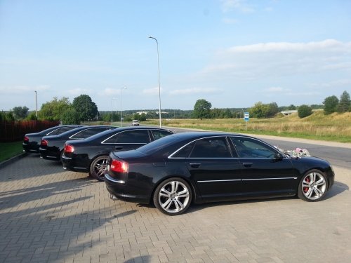 Automobilių nuoma Exclusive Audi A8 LONG 2009 m. BMW F10, PORCHE CAYENNE