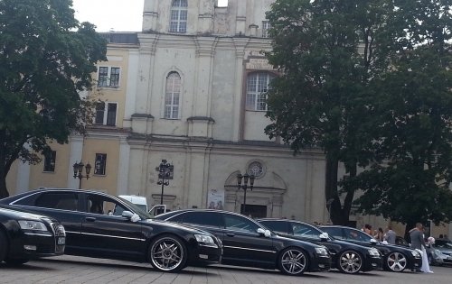 Automobilių nuoma Exclusive Audi A8 LONG 2009 m. BMW F10, PORCHE CAYENNE