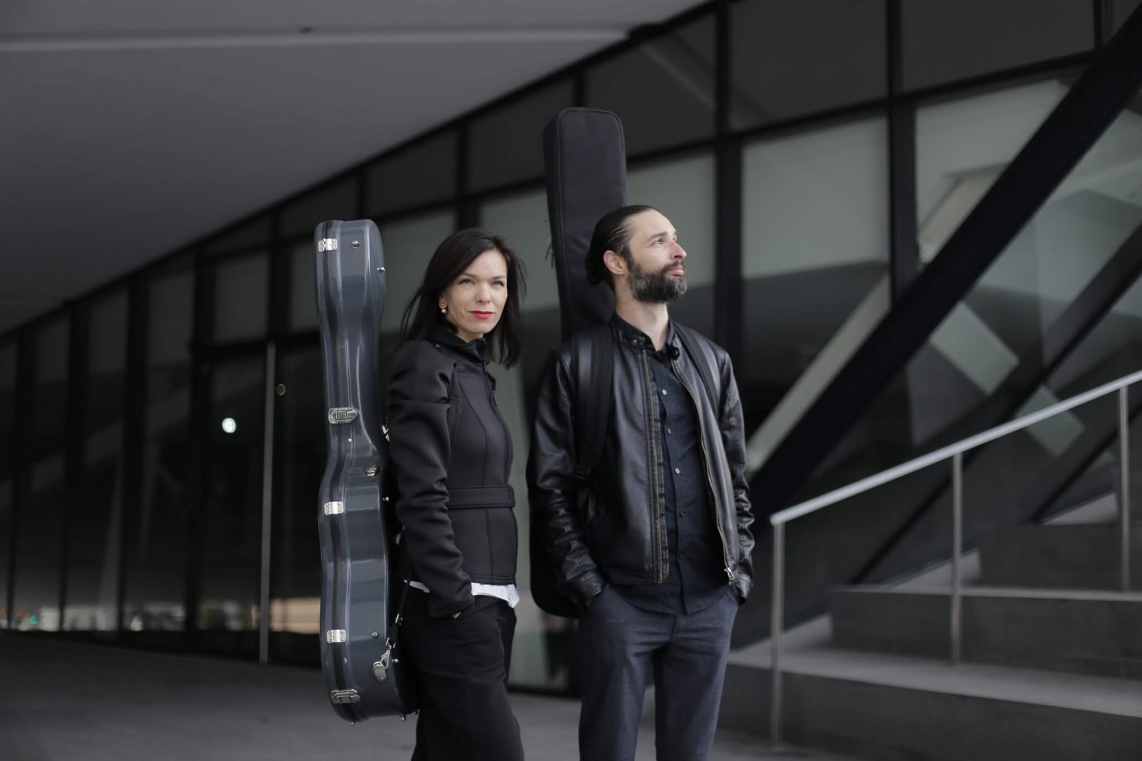 Muzikantai vestuvėms Gitarų duetas arba smuikas-gitara.