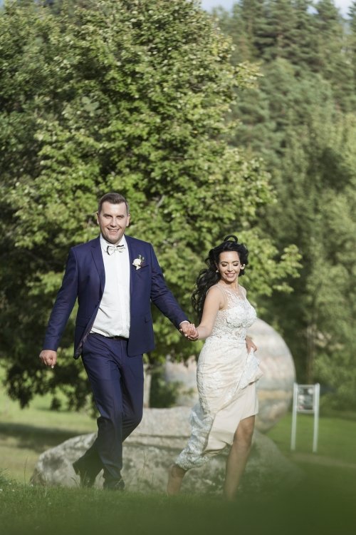 Vestuvių filmuotojai AuraStudio- Fotografų ir Operatorių komanda