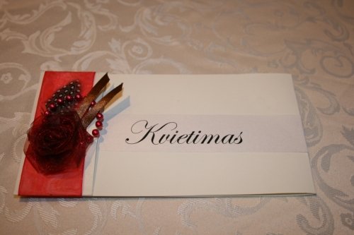 Kvietimai į vestuves Justinos šventiniai atvirukai, stalo kortelės, taurių papuošimai