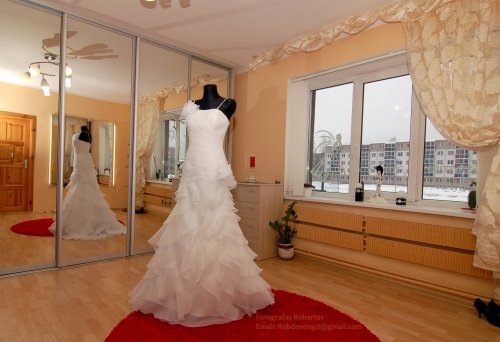Vestuvinių suknelių salonai Vestuvinių, proginių drabužių nuoma, J.Ralio g. 7, Jonava