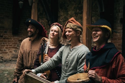 Atlikėjai jūsų šventei Viduramžiškos muzikos ansamblis - Ambera
