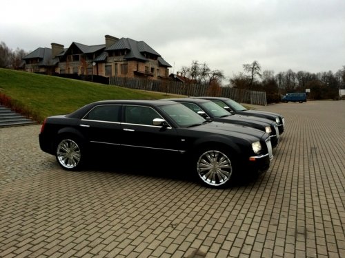 Automobilių nuoma www.arnoauto.lt  CHRYSLER 300C nuoma