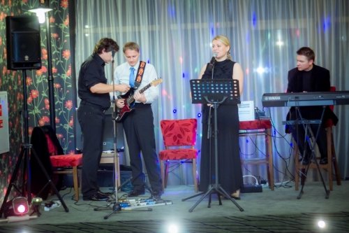 Muzikantai vestuvėms "Soft rain" - muzikinė grupė. Su vedėju. Lietuvių, anglų k. 