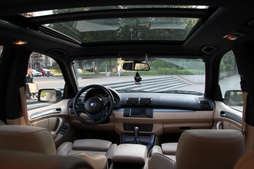 Automobilių nuoma BMW X5 Automobiliu nuoma automobiliai vestuvems Vestuviniai autom