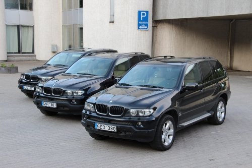 Automobilių nuoma BMW X5 Automobiliu nuoma automobiliai vestuvems Vestuviniai autom