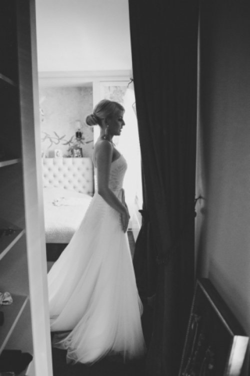 Vestuvinių suknelių salonai Nuostabi ir elegantiška VERA WANG vestuvinė suknelė