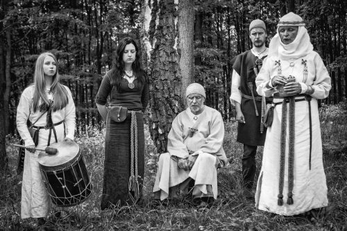Fotografuoju vestuves, krikštynas bei kitas šventes. Darau asmeni