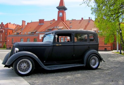 Automobilių nuoma 1933 m Plymouth Coupe 