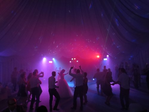 Atlikėjai jūsų šventei VERKA Serdiučka Show, muzikantai, dj Tel. +370 609 16010