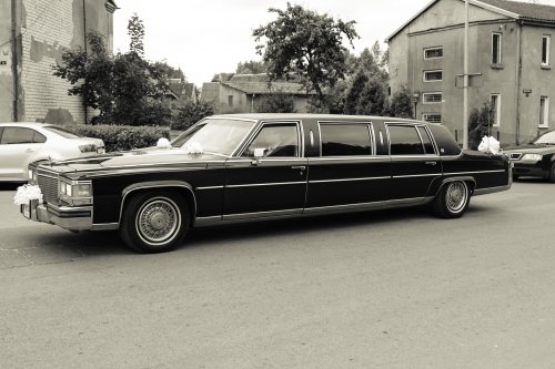Limuzinai vestuvėms CADILLAC BROUGHAM 1988 5.0 V8