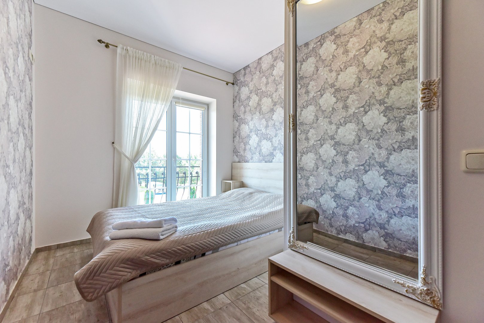 Sodybos, dvarai, vilos La Villa Royale- privatumo oazė visai šalia sostinės!
