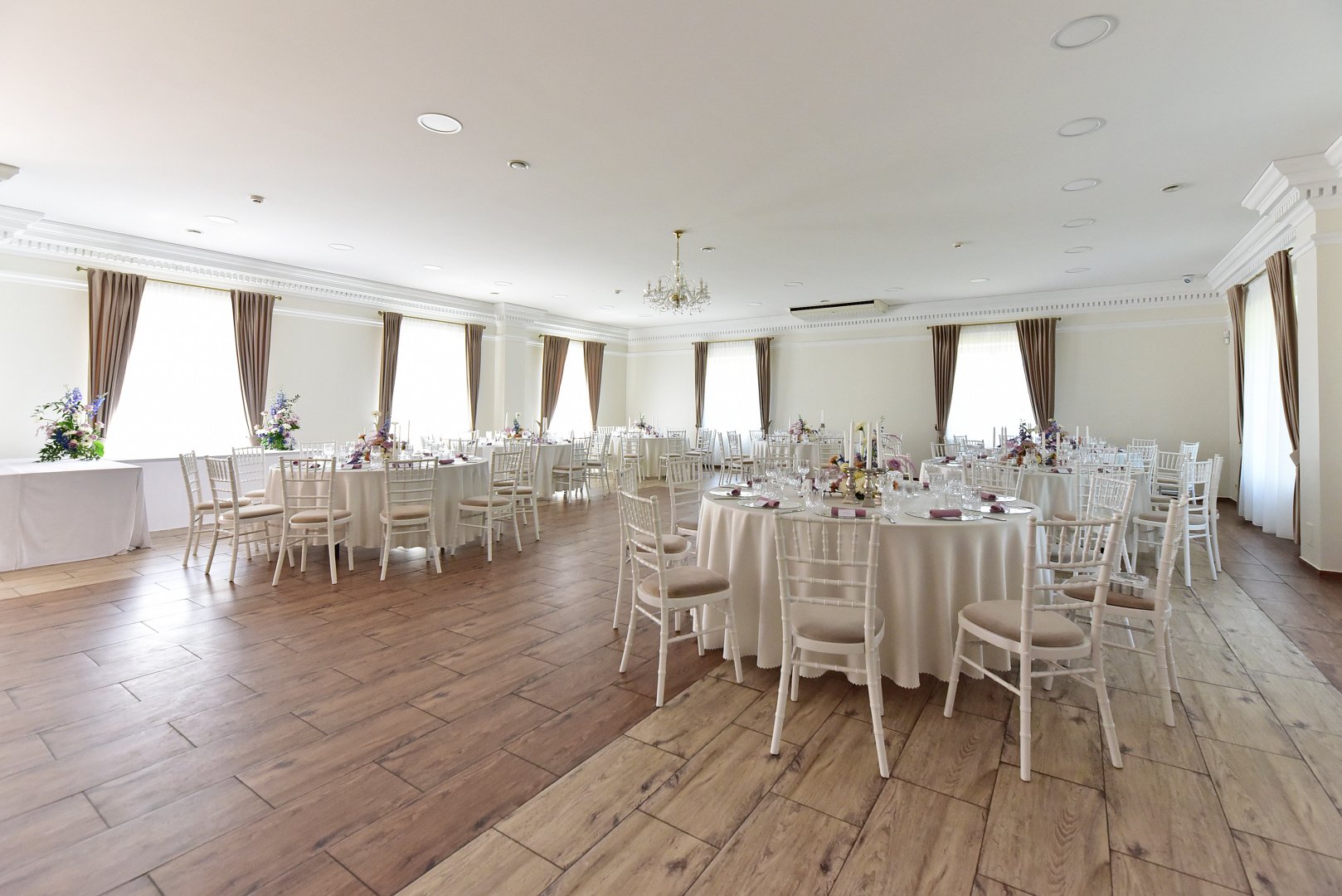 Sodybos, dvarai, vilos La Villa Royale- privatumo oazė visai šalia sostinės!