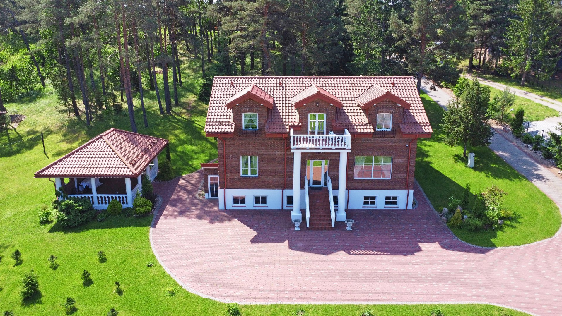 Sodybos, dvarai, vilos La Villa Royale- privatumo oazė visai šalia sostinės!