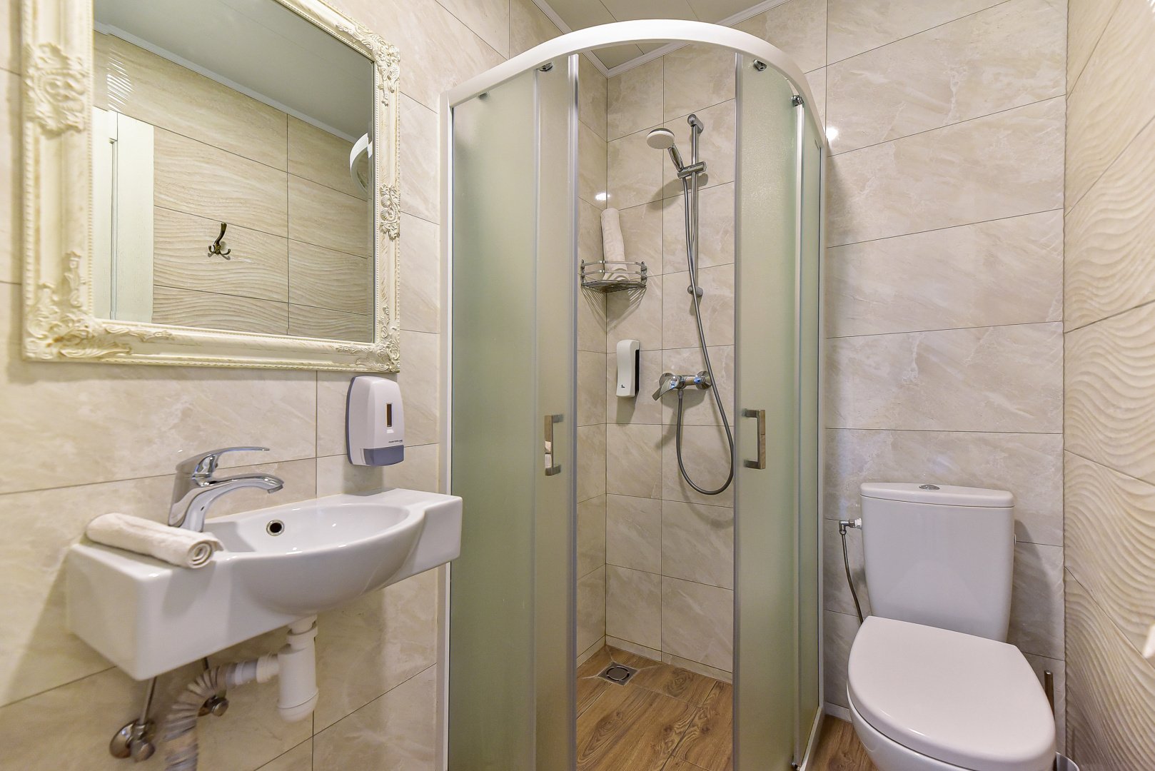 Sodybos, dvarai, vilos La Villa Royale- privatumo oazė visai šalia sostinės!