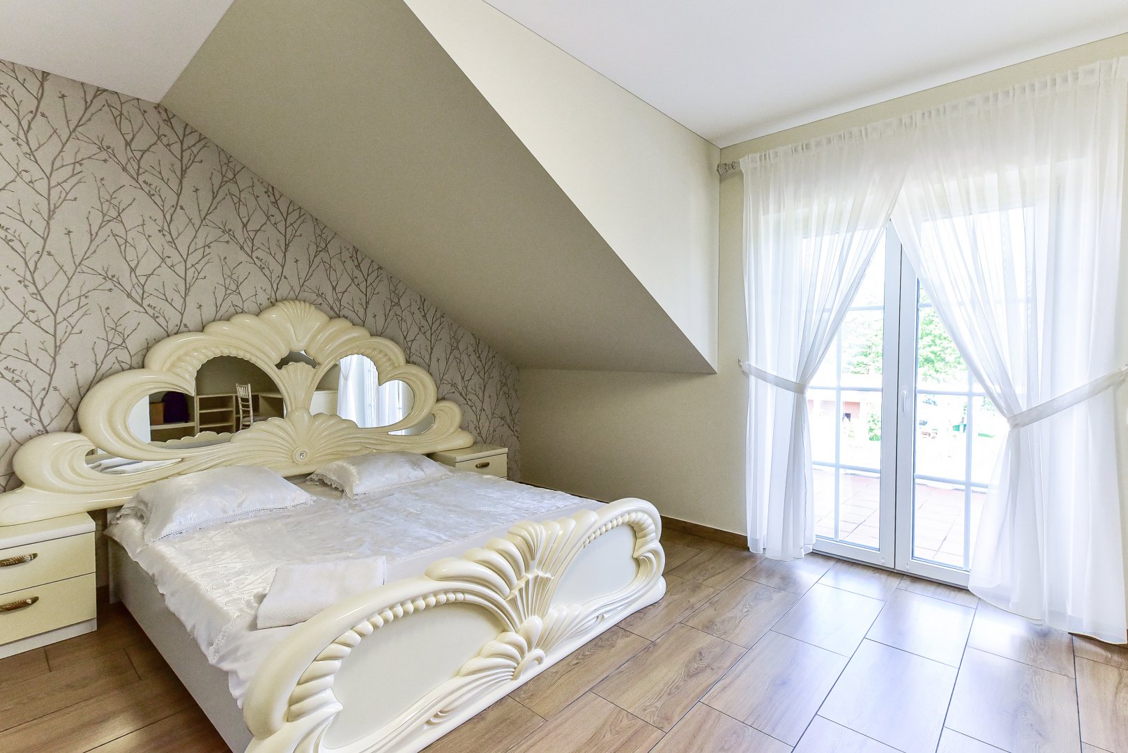 Sodybos, dvarai, vilos La Villa Royale- privatumo oazė visai šalia sostinės!