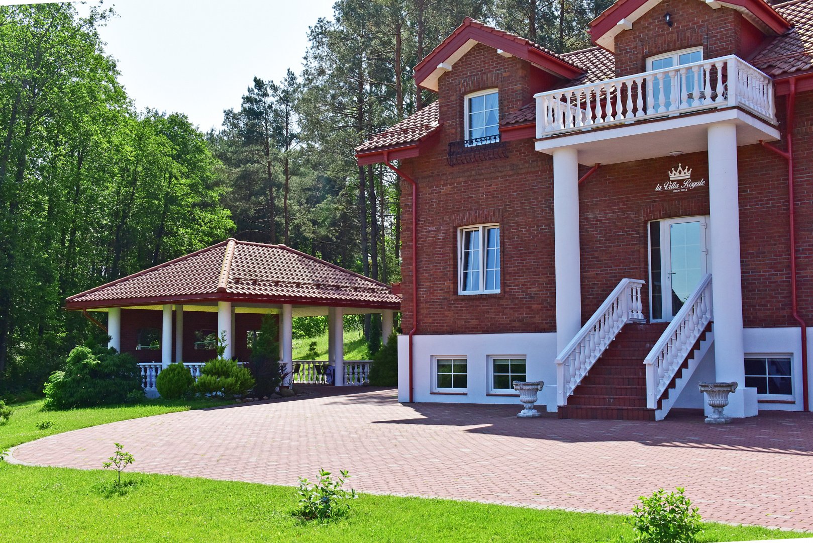 Sodybos, dvarai, vilos La Villa Royale- privatumo oazė visai šalia sostinės!