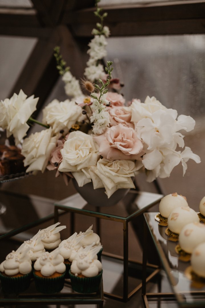 Vestuviniai tortai Liu Patty - desertai ir užkandžiai; šampano ir užkandžių staliukai 