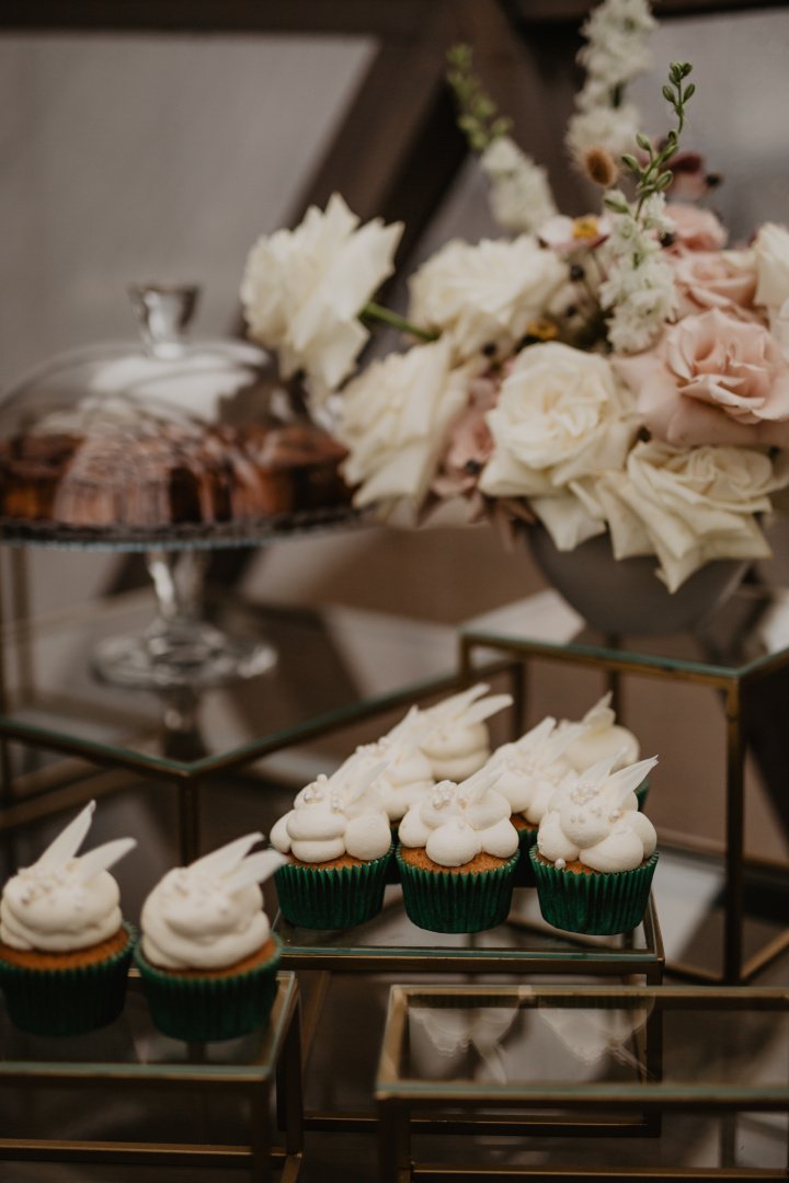 Vestuviniai tortai Liu Patty - desertai ir užkandžiai; šampano ir užkandžių staliukai 