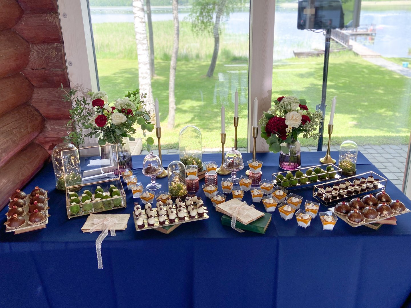 Vestuviniai tortai Liu Patty - desertai ir užkandžiai; šampano ir užkandžių staliukai 