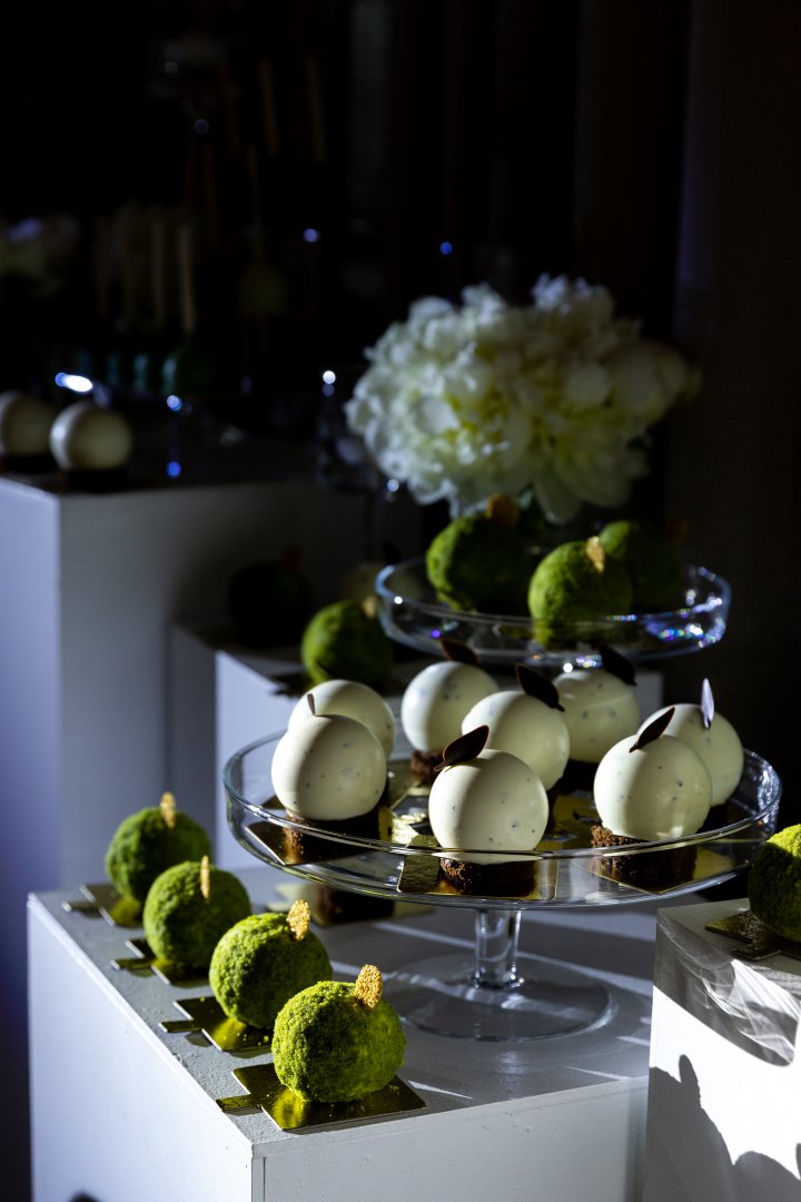 Vestuviniai tortai Liu Patty - desertai ir užkandžiai; šampano ir užkandžių staliukai 