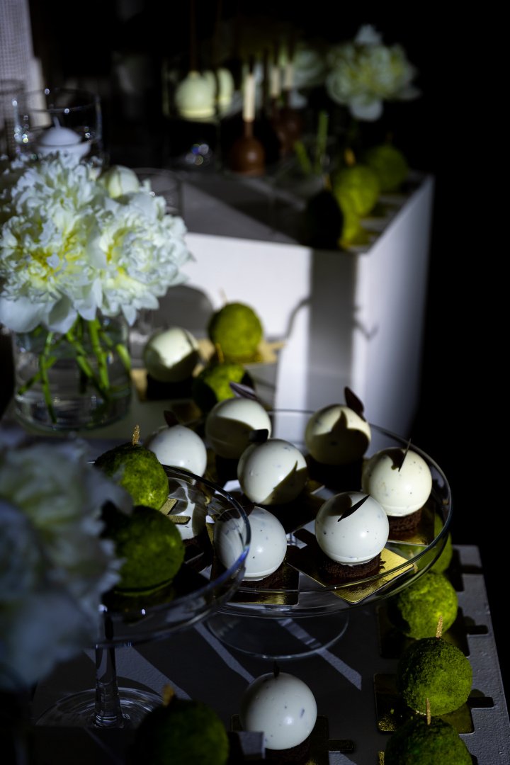 Vestuviniai tortai Liu Patty - desertai ir užkandžiai; šampano ir užkandžių staliukai 