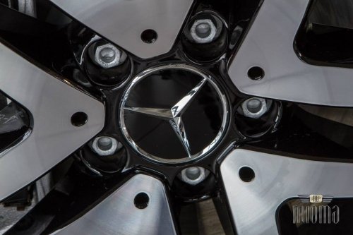 Mikroautobusų, autobusų nuoma Mercedes-Benz V-250 nuoma