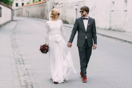 Vestuvinių suknelių salonai Nėriniai, audiniai, siuvimo ateljė.