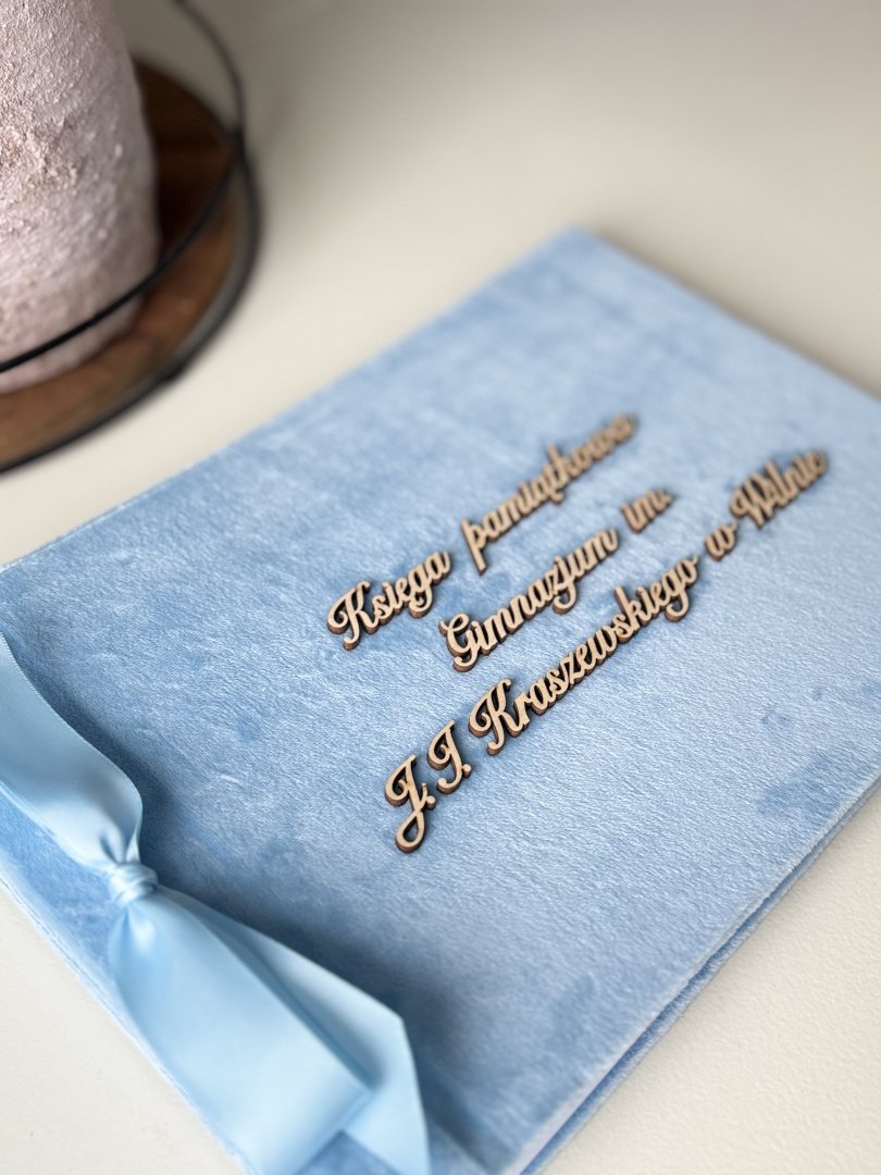 Vestuvių atributika Rankų darbo palinkėjimų knygos, stalo kortelės, kvietimai