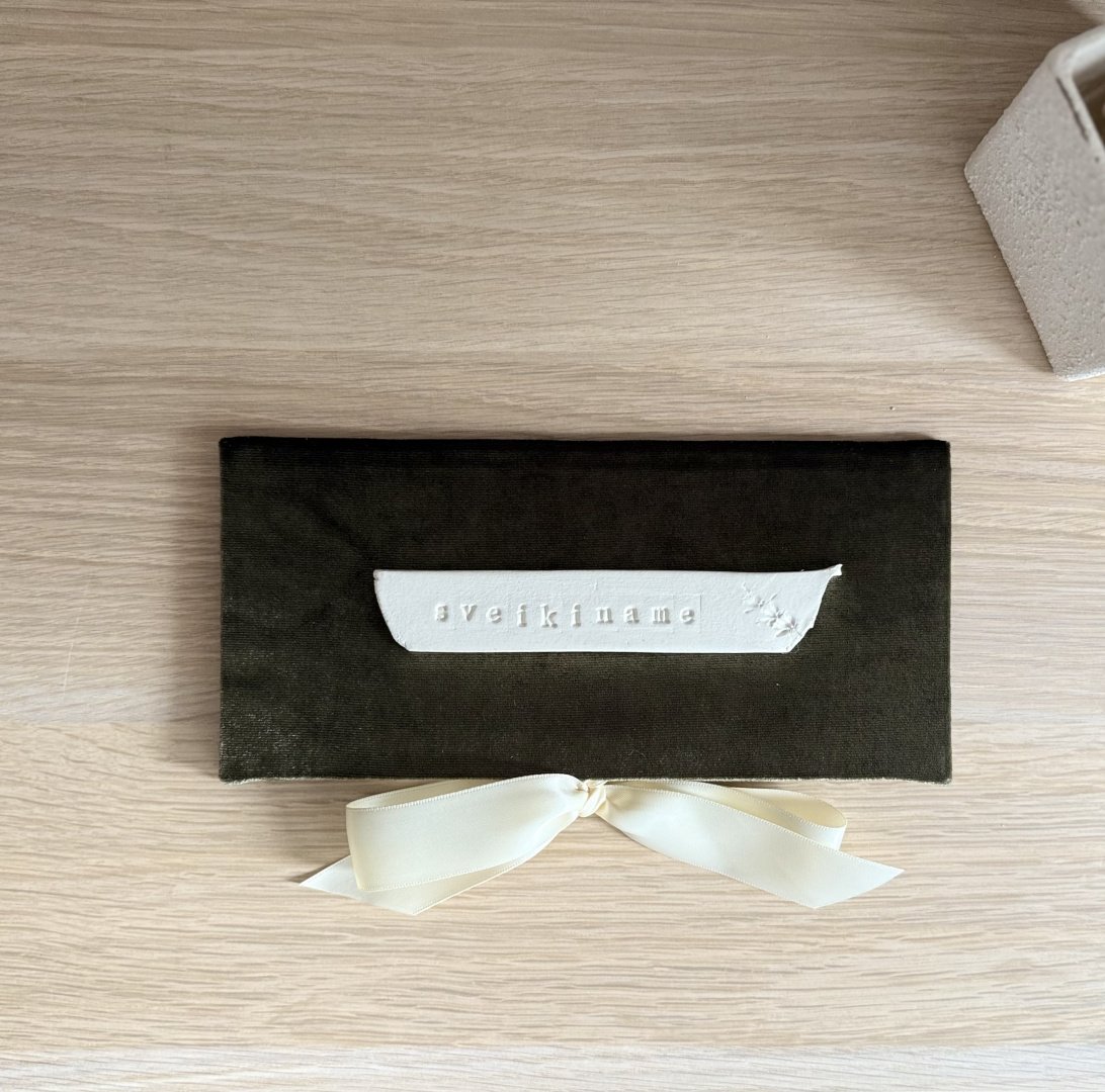 Vestuvių atributika Rankų darbo palinkėjimų knygos, stalo kortelės, kvietimai