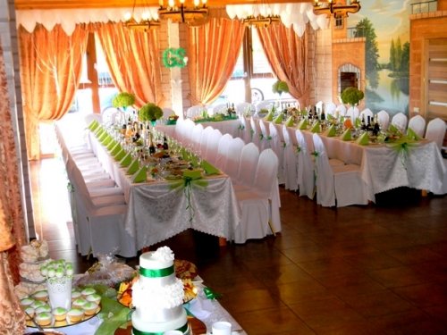 Sodybos, dvarai, vilos Abromiškių sodyba, 45 -tas km. Vilnius -Kaunas šalia magistralės