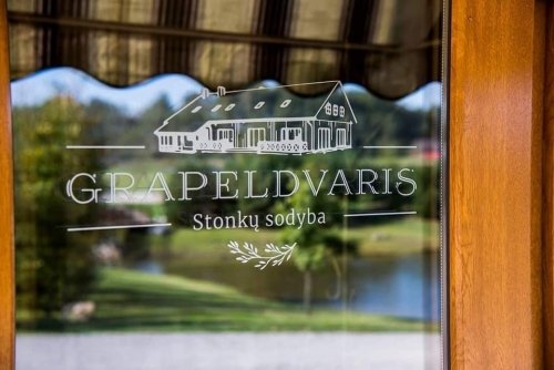 Sodybos, dvarai, vilos Stonkų sodyba " Grapeldvaris" 