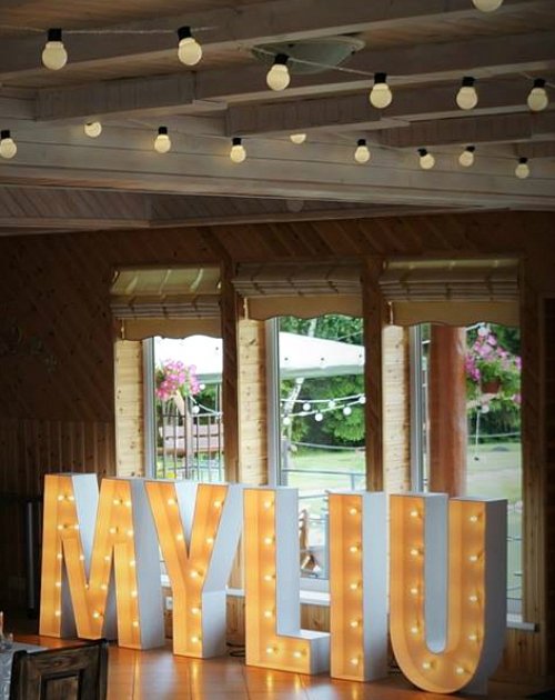 Puošimas Šviečiančių raidžių MYLIU nuoma