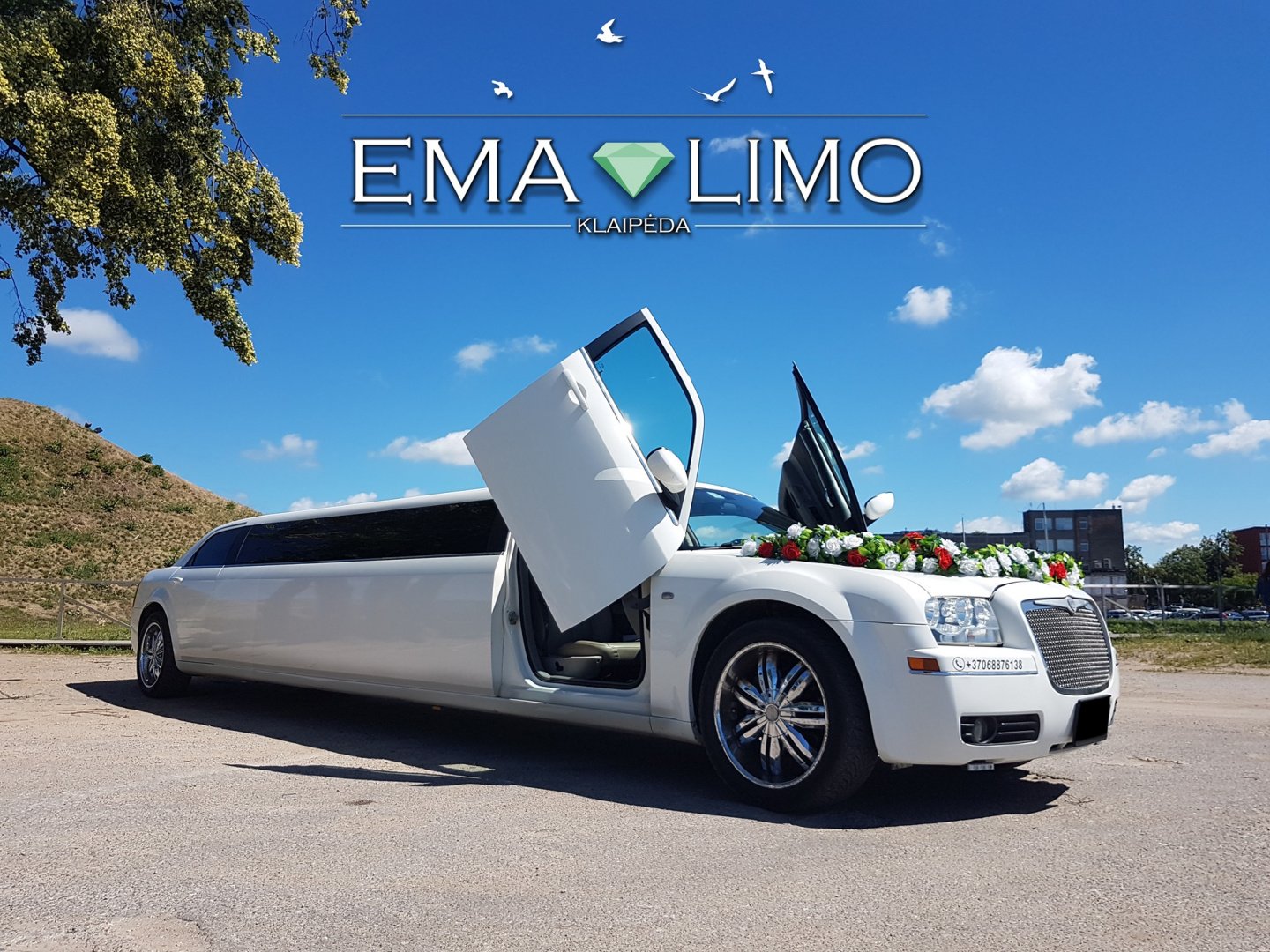 Limuzinai vestuvėms Limuzinai nuo 10 iki 35 vietų. Limo Busas - Party Busas