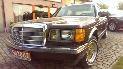 Automobilių nuoma Istorinis automobilis. Mercedes S300 kartu su vairuotoju.