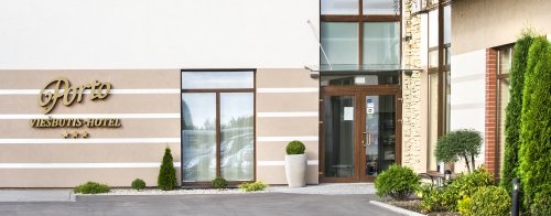 Viešbučiai *apgyvendinimas 
*banketų salės
*švenčių organizavimas
