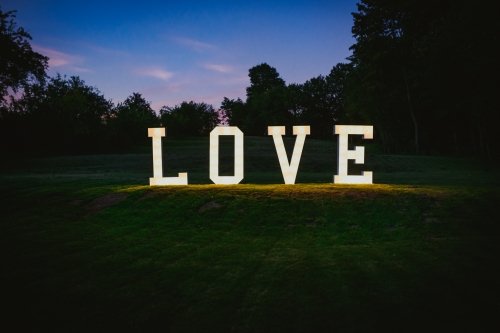 Puošimas Šviečiančios raidės LOVE Jūsų šventei!